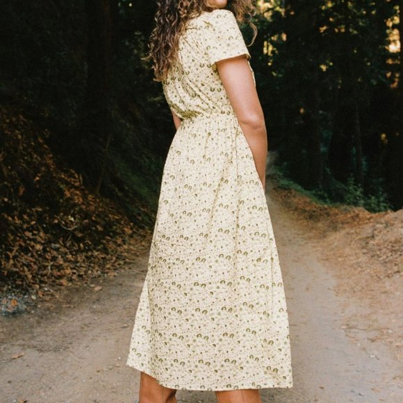 NWT Christy Dawn Short Sleeve Dawn Dress M Color: Nettle Ditsy Field - Picture 2 of 8
